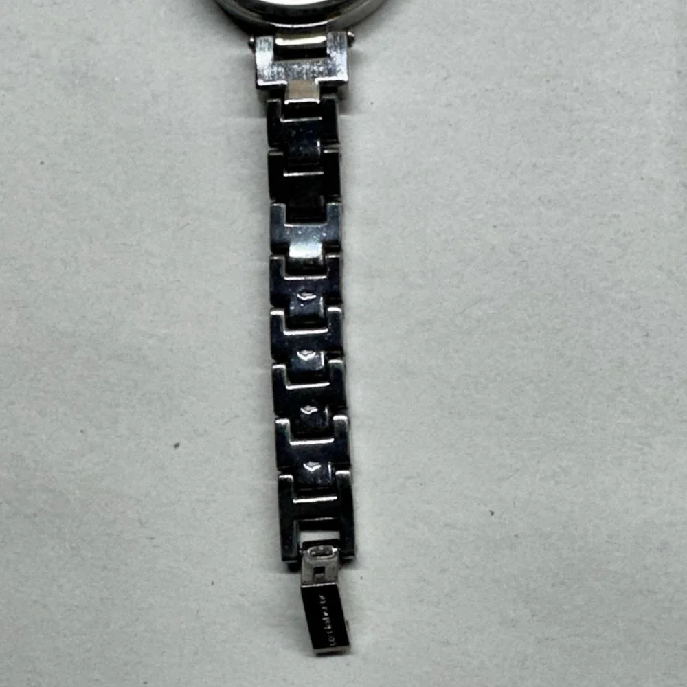 Liz‎ Claiborne LC1135 Silver tone Watch Crystal Dial Japan Movement